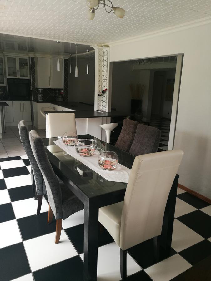 Corgi Guest House Johannesburg Exterior foto